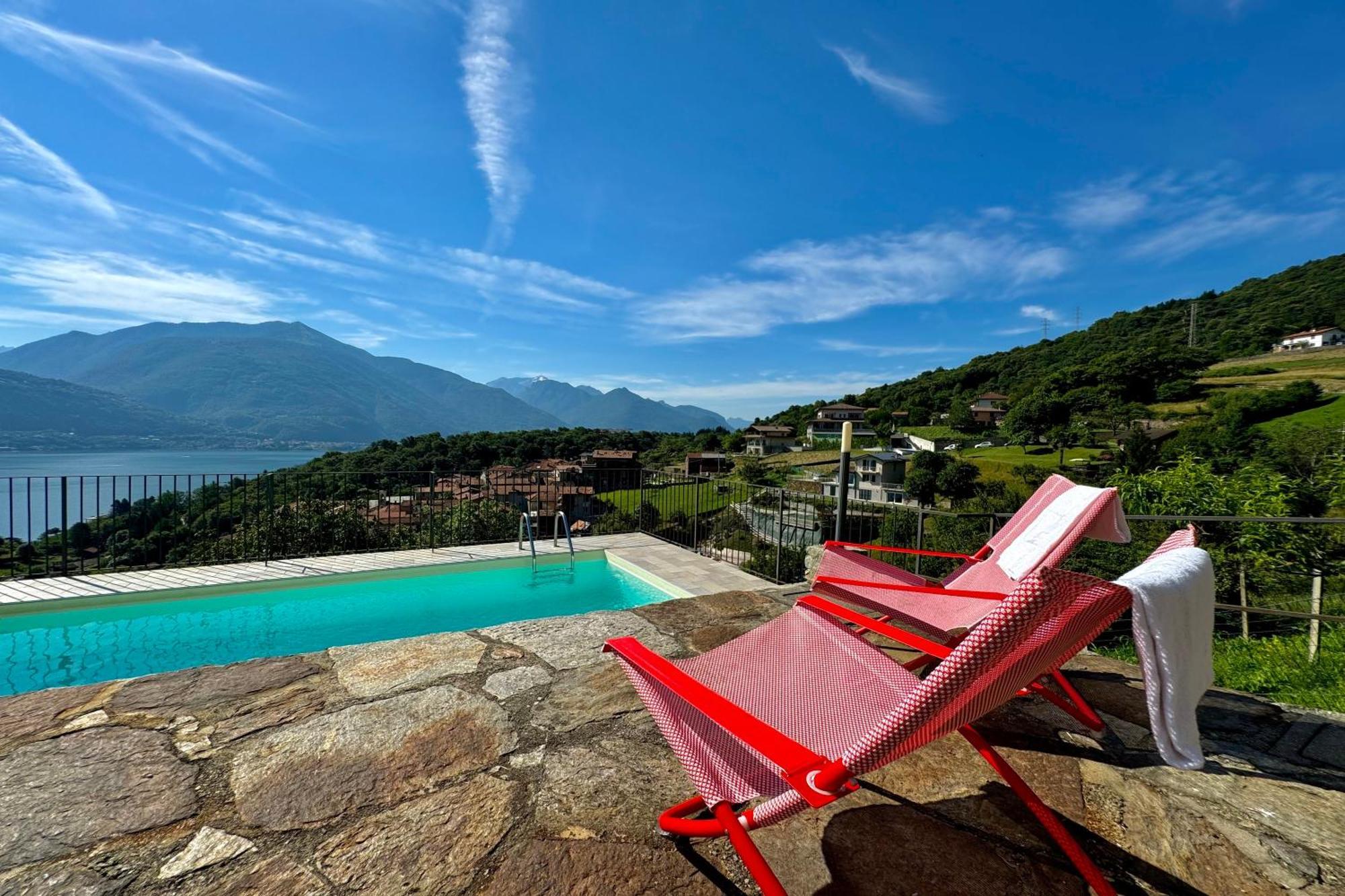 Belmonte Terrazzo Apartment Pianello Del Lario Bagian luar foto